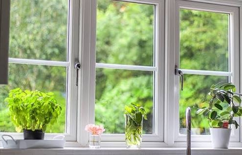 نقش یراق‌آلات در کیفیت و عملکرد پنجره وین‌تک 